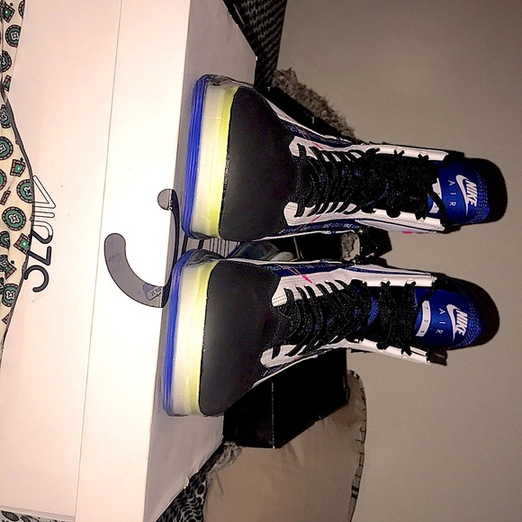 AirMax 270 Reacts Saturn - Picture 5 of 6